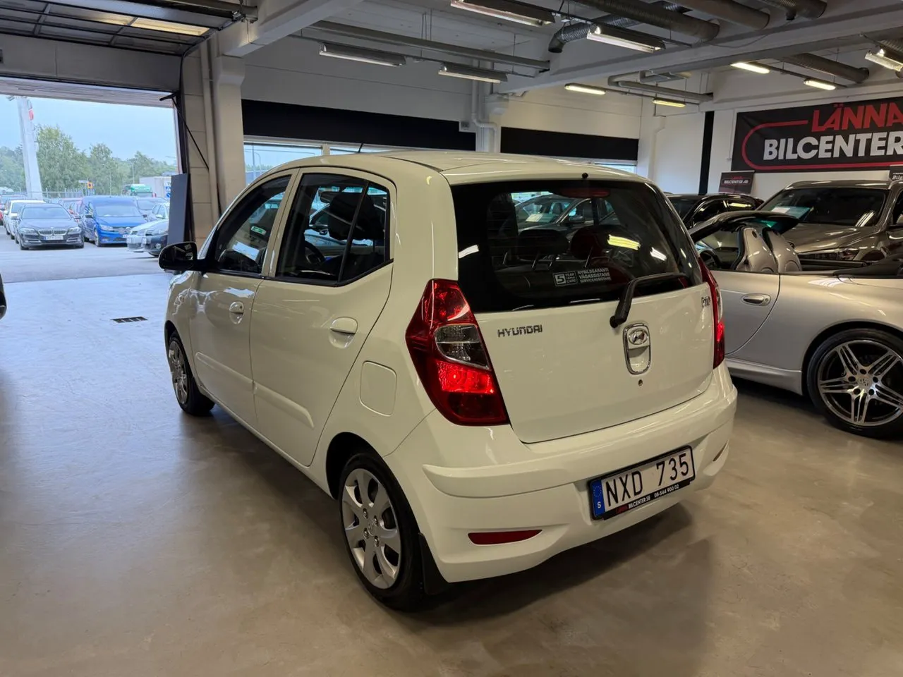 Vehicle image 6