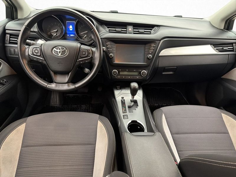 Toyota Avensis bild 11