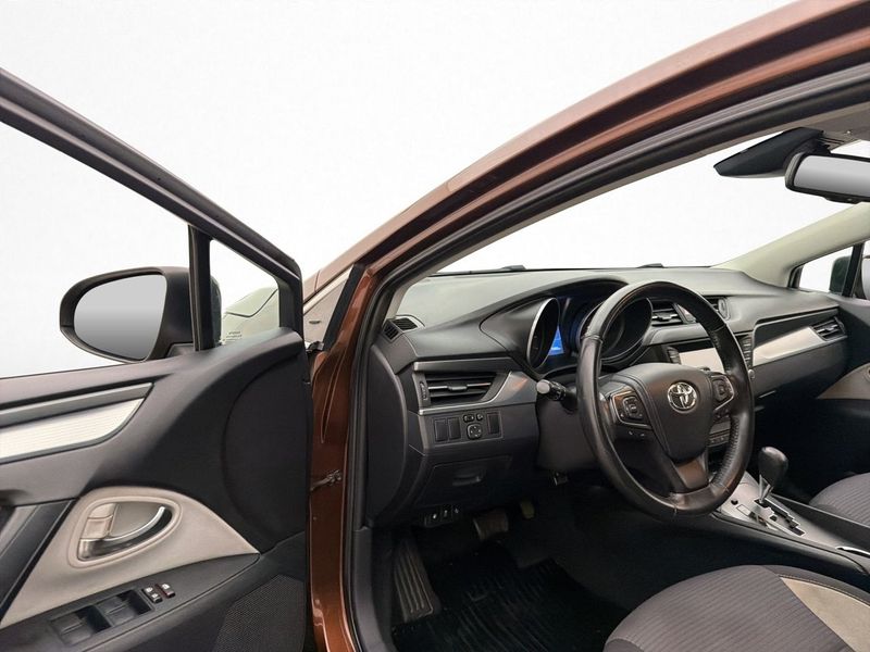 Toyota Avensis bild 9