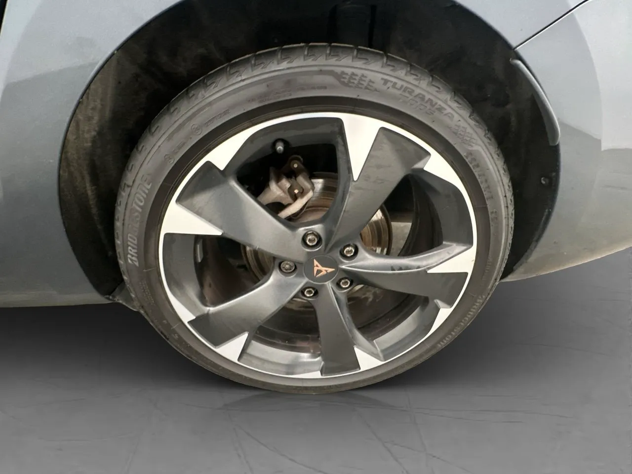Vehicle image 30