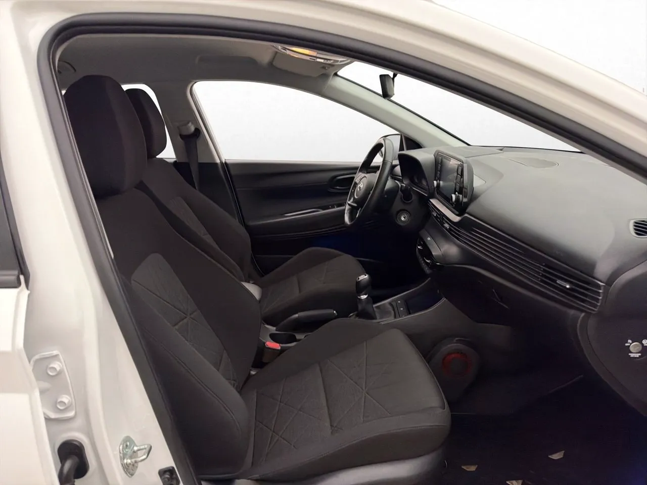Vehicle image 18