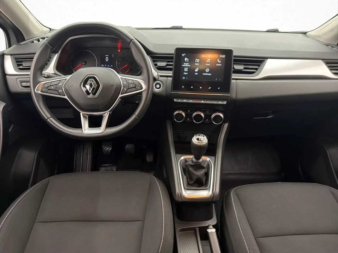Vehicle image 16
