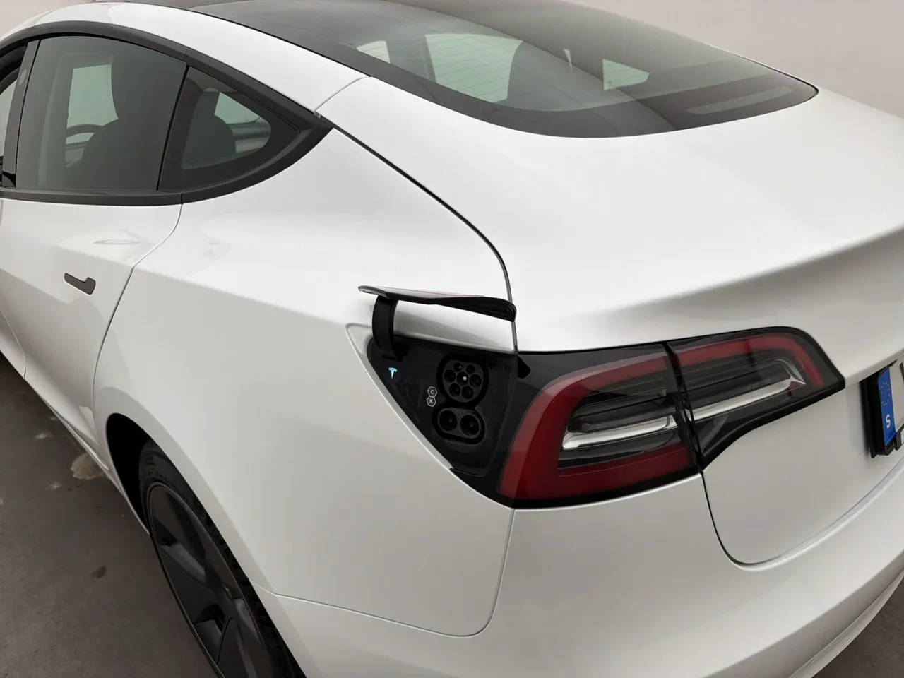 Vehicle image 32