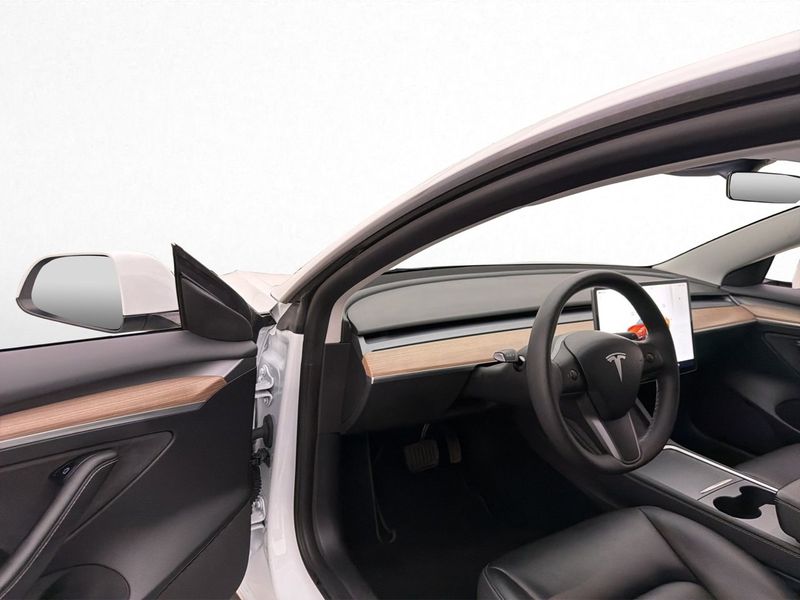 Tesla Model 3 bild 10