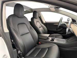 Tesla Model 3 bild 24