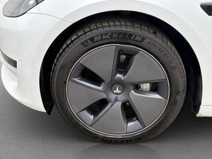 Tesla Model 3 bild 29