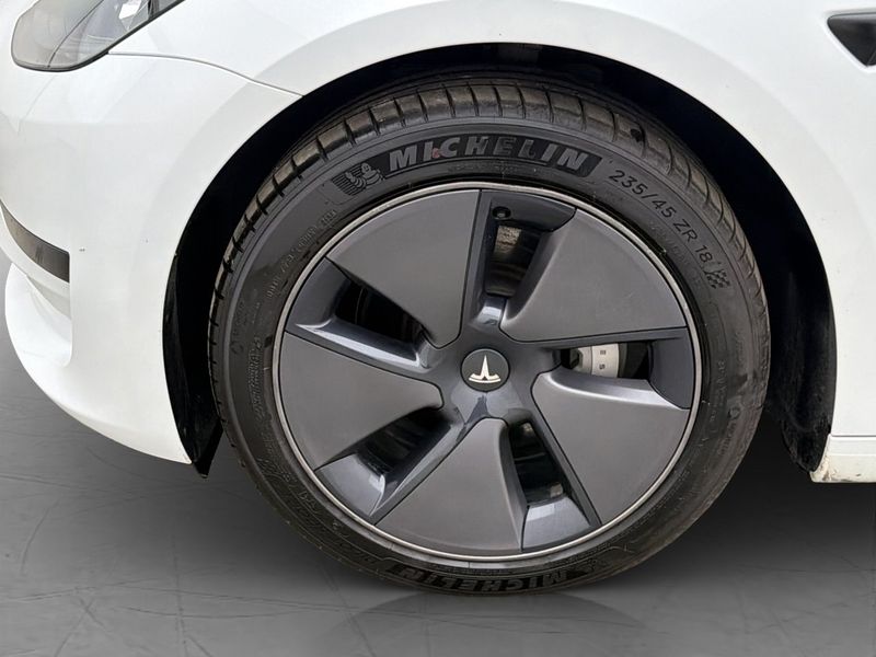 Tesla Model 3 bild 29