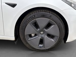 Tesla Model 3 bild 32
