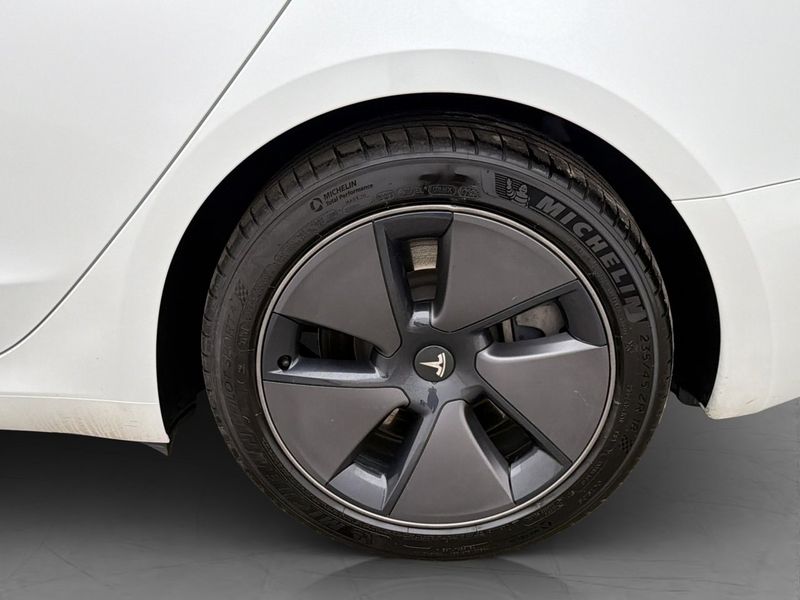 Tesla Model 3 bild 30