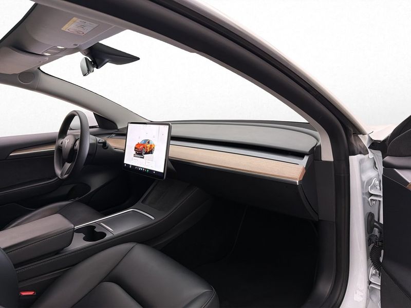 Tesla Model 3 bild 25