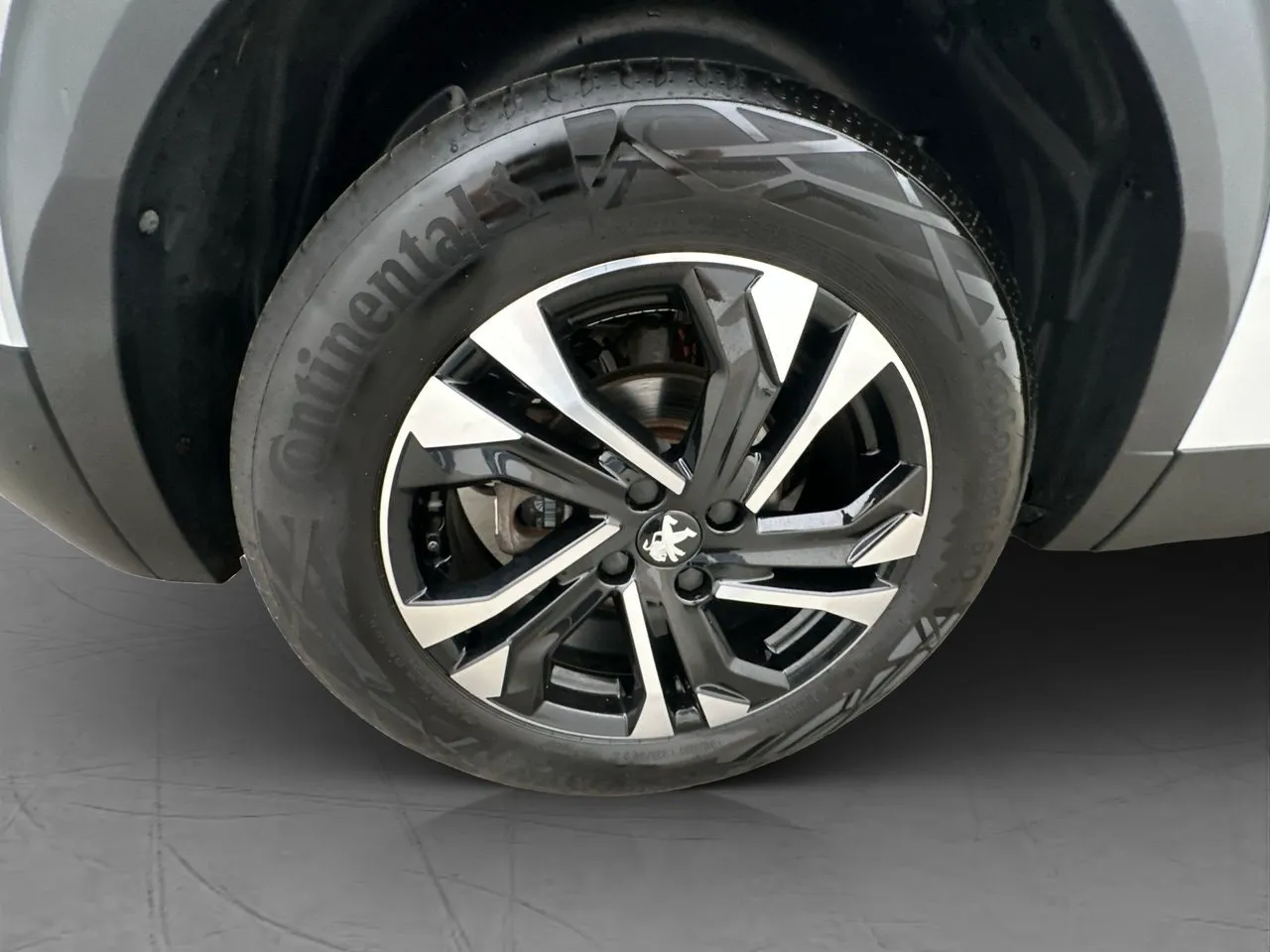 Vehicle image 30