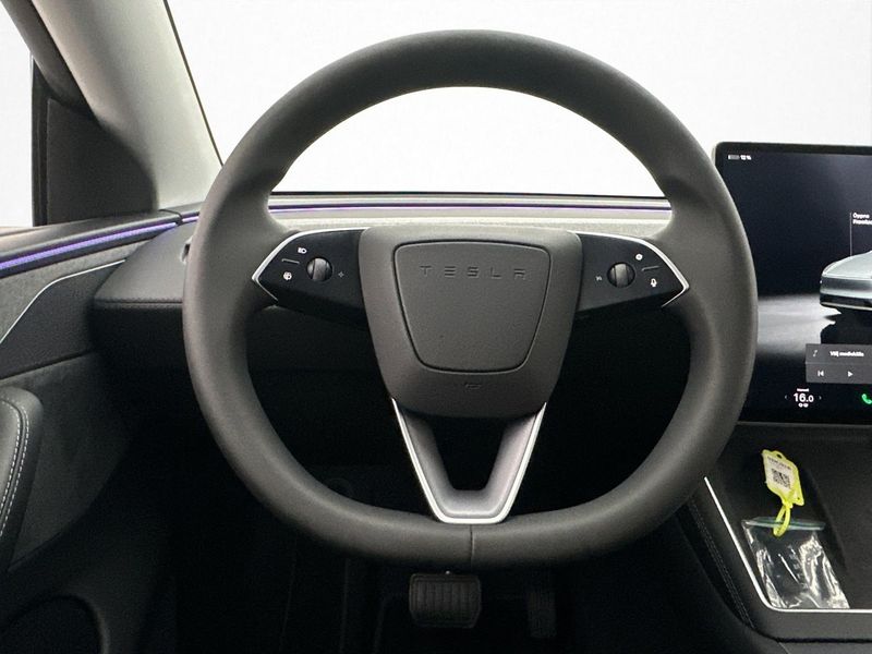 Tesla Model Y bild 14
