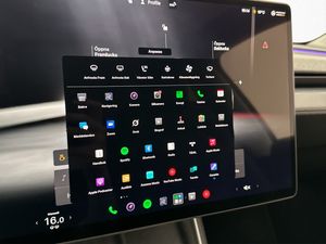 Tesla Model Y bild 19