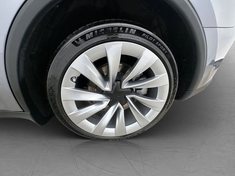 Tesla Model Y bild 31