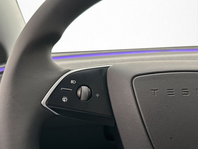 Tesla Model Y bild 15