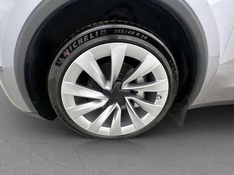 Tesla Model Y bild 30