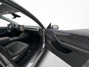 Tesla Model Y bild 25