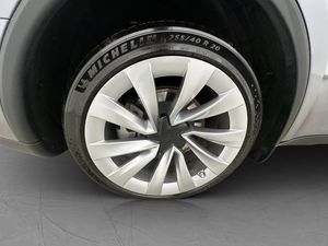 Tesla Model Y bild 32
