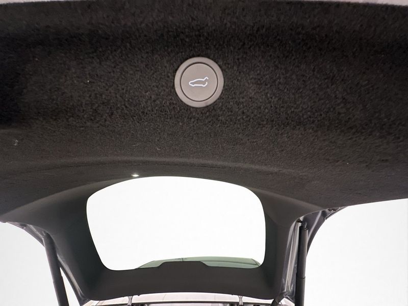 Tesla Model Y bild 28