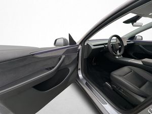 Tesla Model Y bild 10