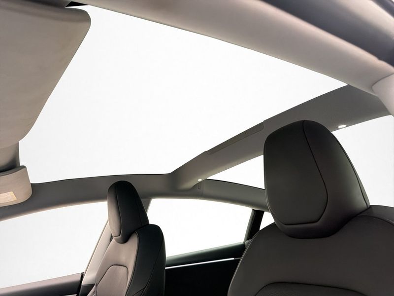 Tesla Model 3 bild 13