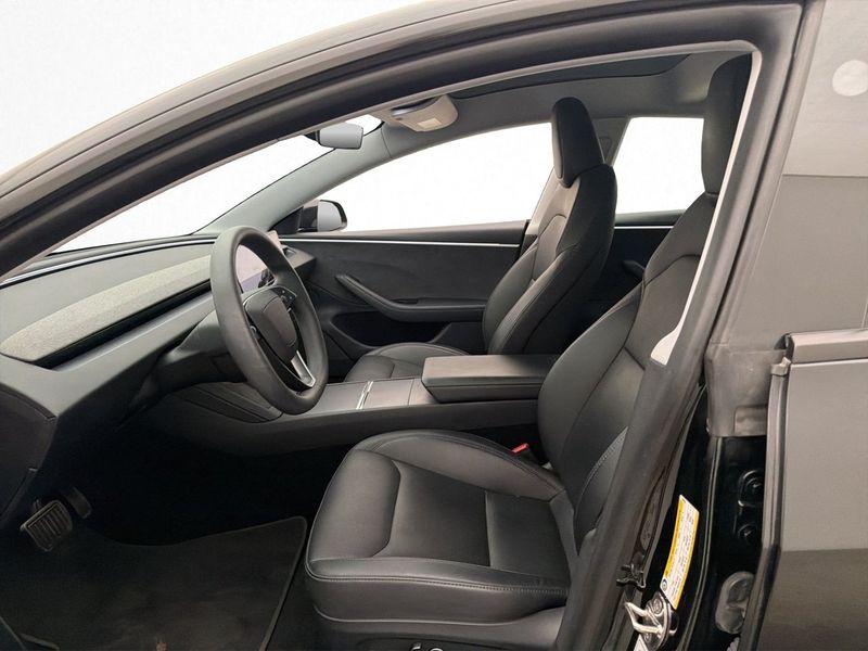 Tesla Model 3 bild 12