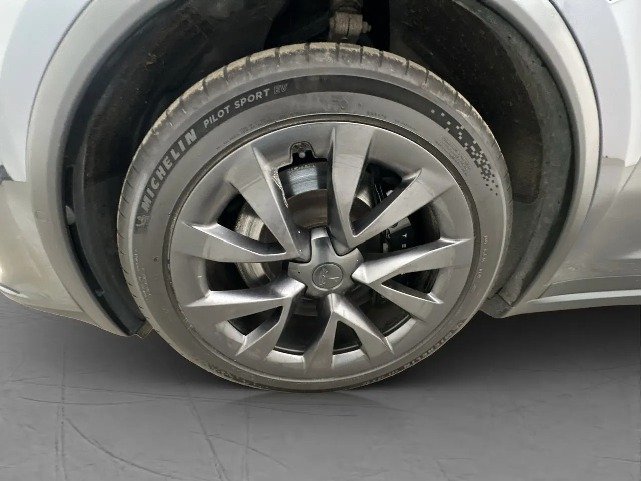 Vehicle image 33