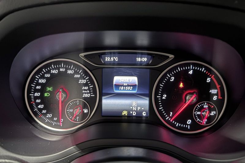 Mercedes B180 bild 13