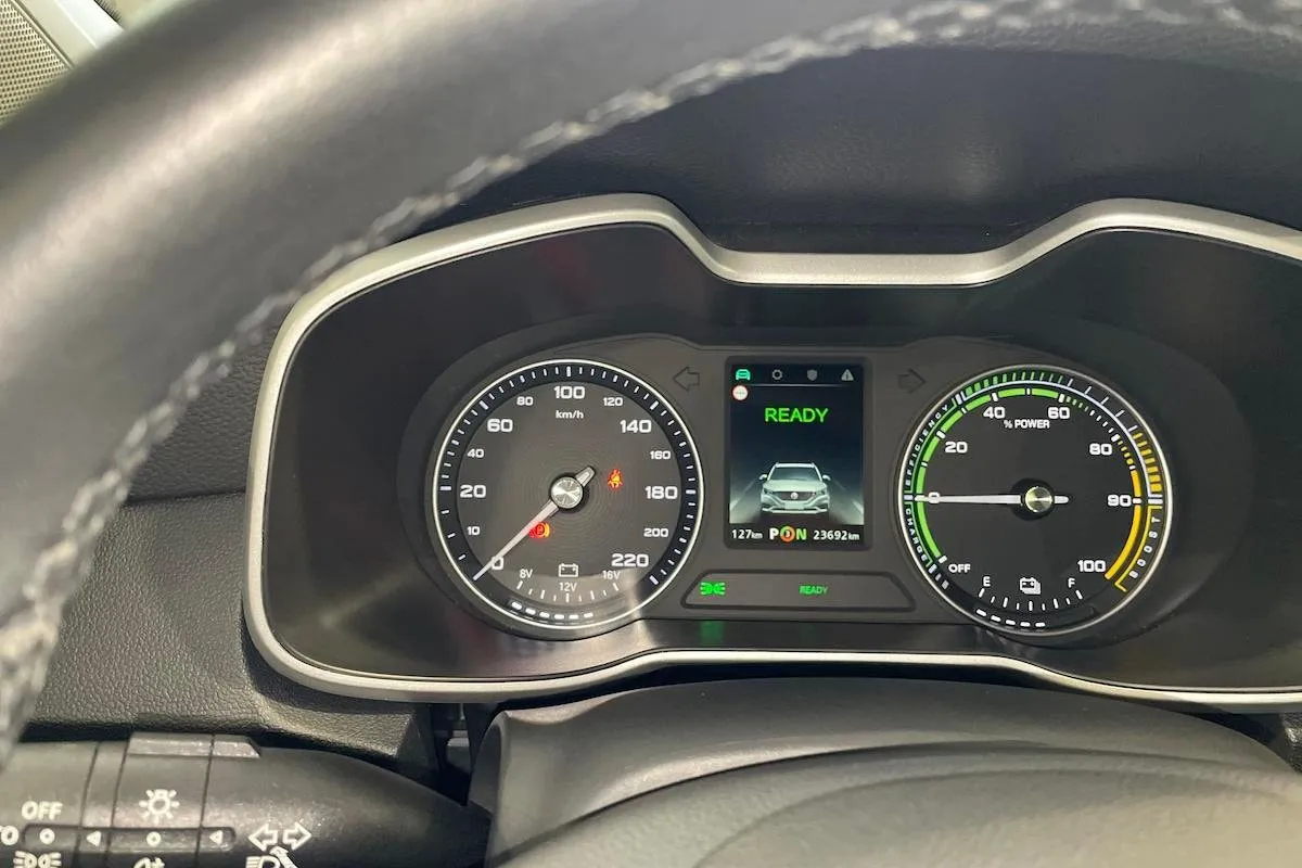 Vehicle image 10