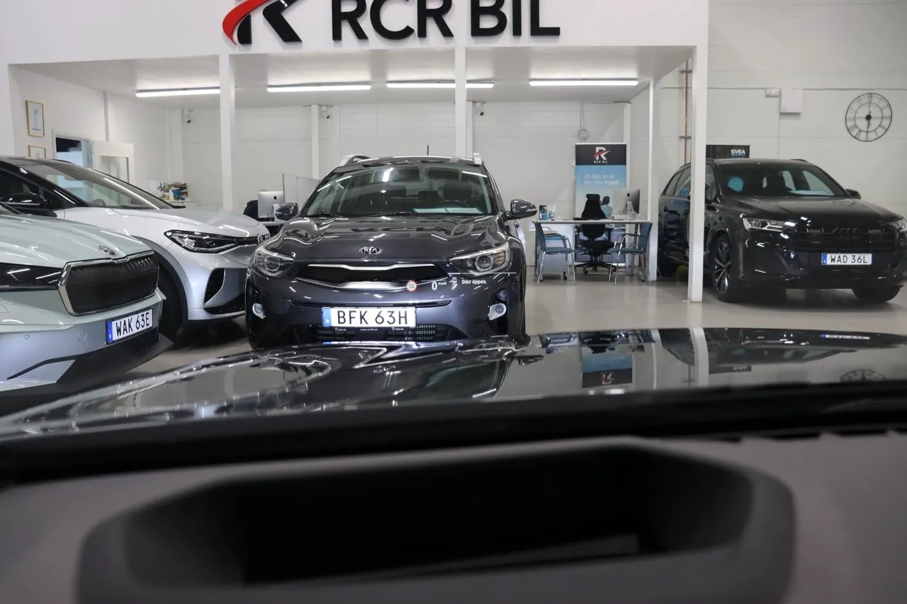 Vehicle image 21