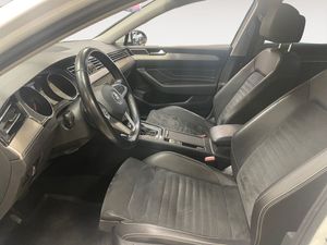 Volkswagen Passat bild 9