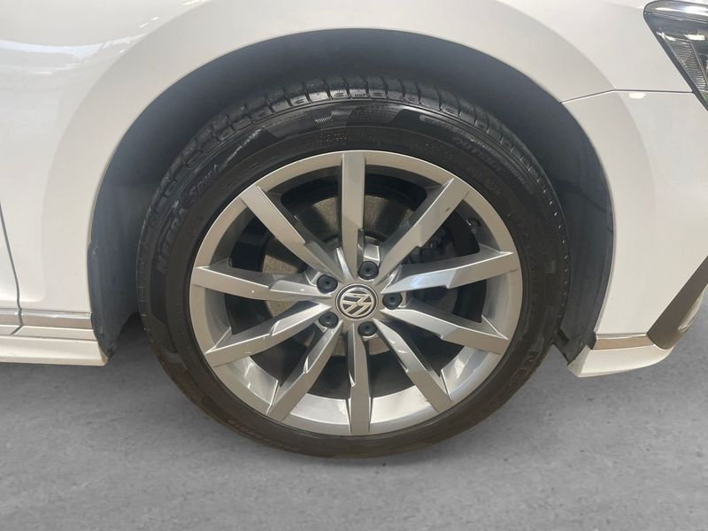 Volkswagen Passat bild 8