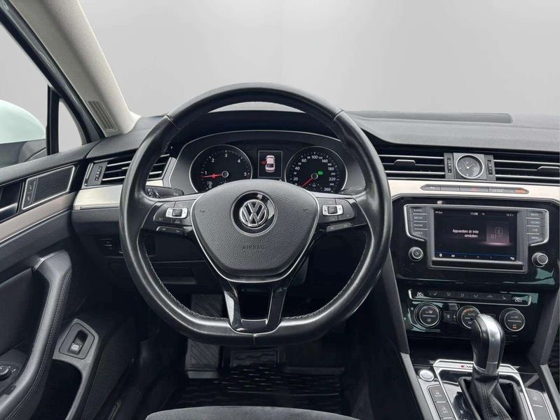 Volkswagen Passat bild 11