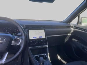 Lexus LBX bild 9