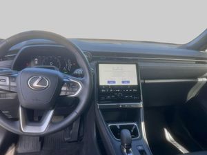 Lexus LBX bild 8