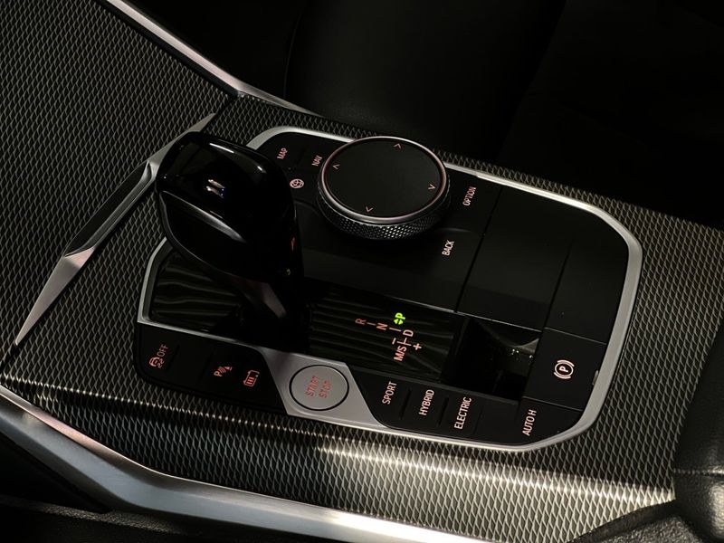 BMW 330 bild 11