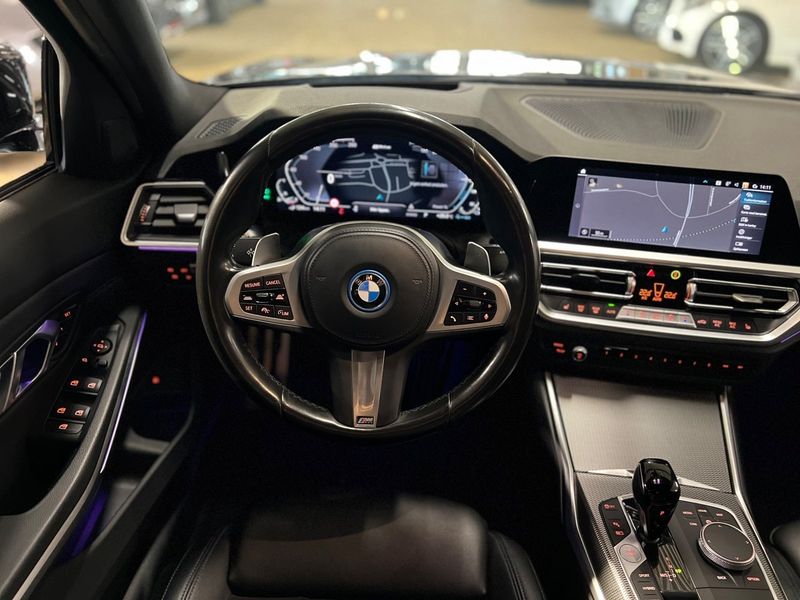 BMW 330 bild 14