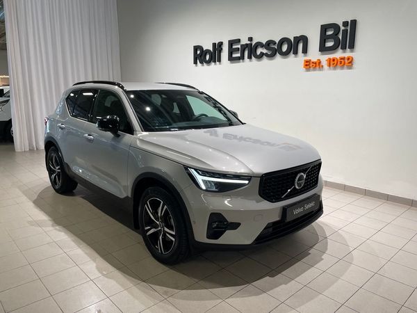 Volvo XC40 B3 FWD Bensin Plus Dark - 2025