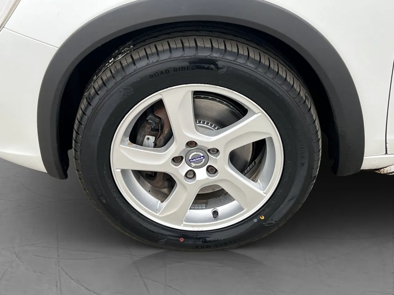 Vehicle image 25