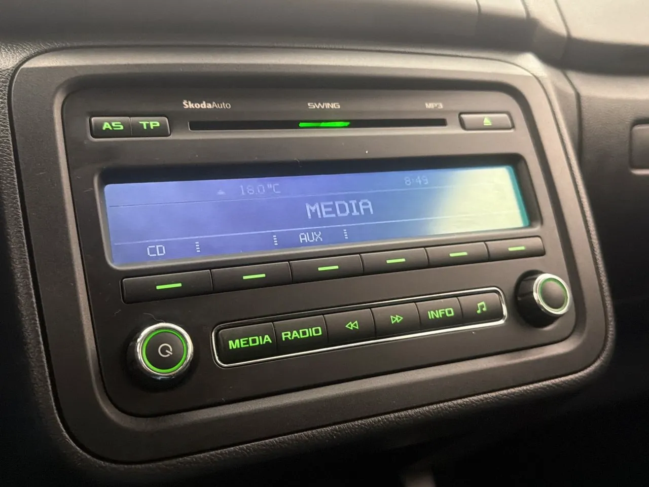 Vehicle image 14