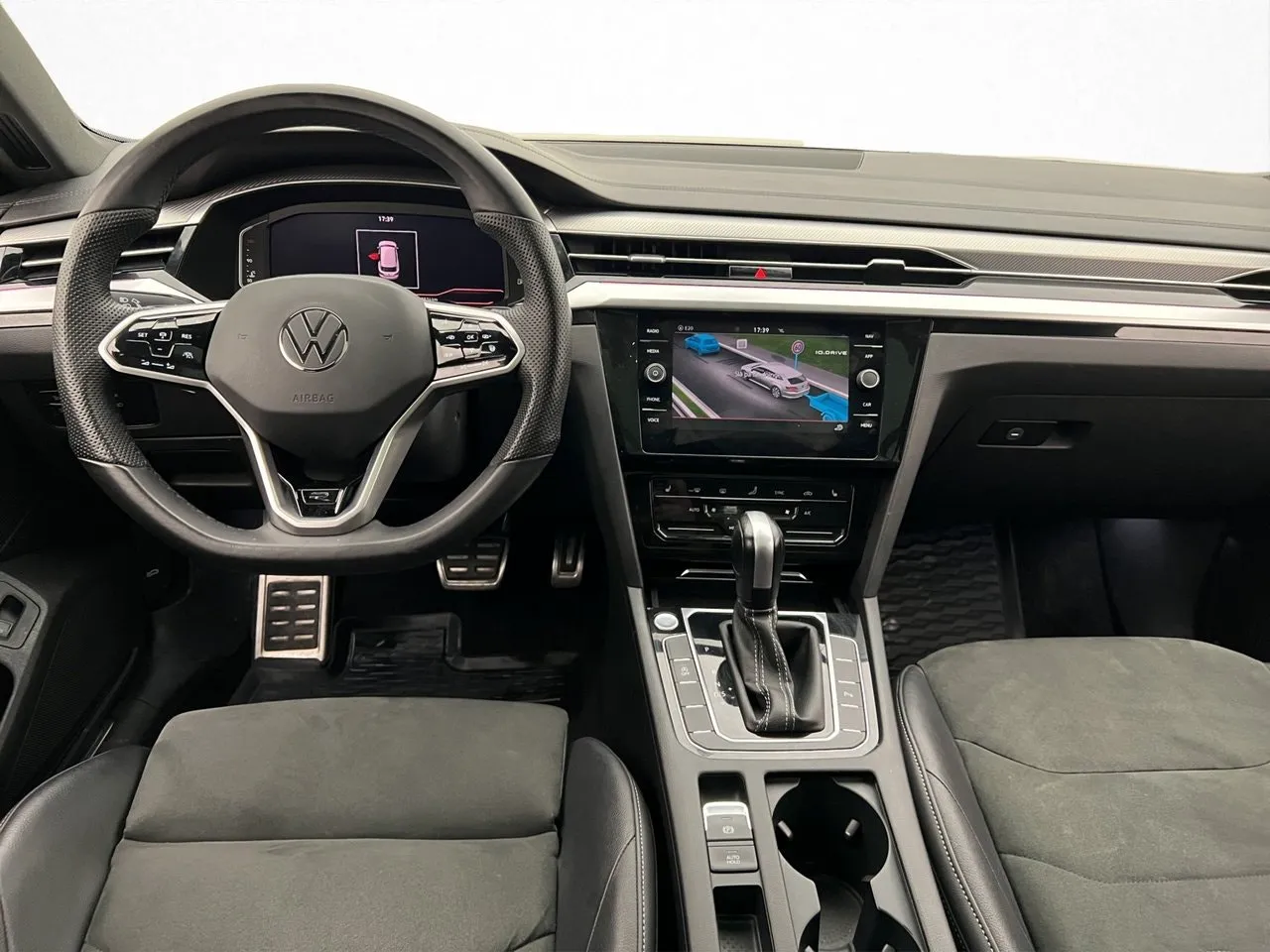 Vehicle image 10