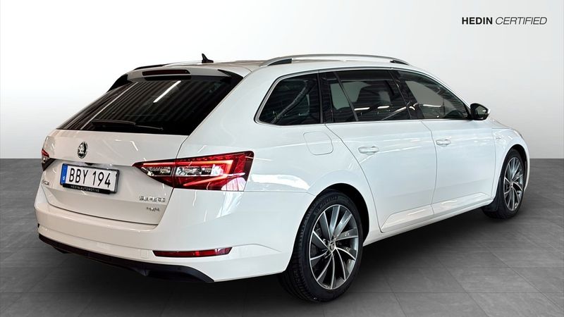 Skoda Superb bild 2