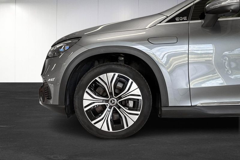 Mercedes EQE43 SUV bild 5