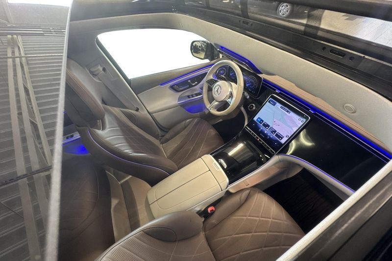 Mercedes EQE43 SUV bild 14