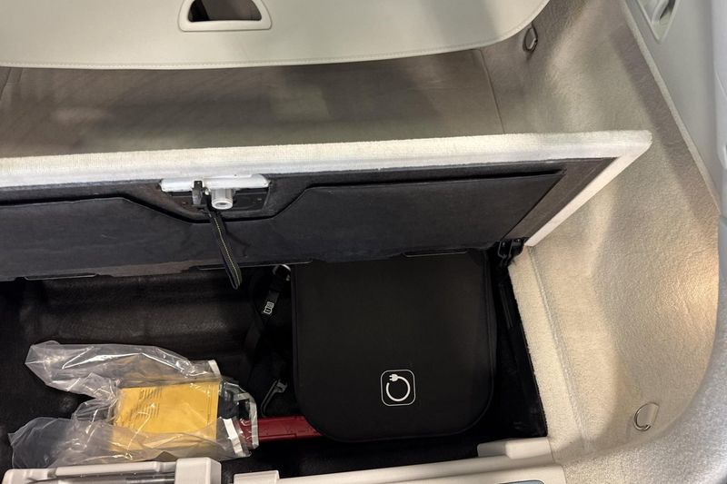 Mercedes EQE43 SUV bild 20