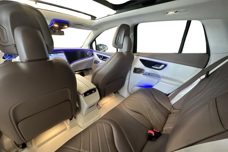 Mercedes EQE43 SUV bild 17
