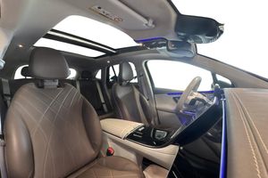 Mercedes EQE43 SUV bild 13