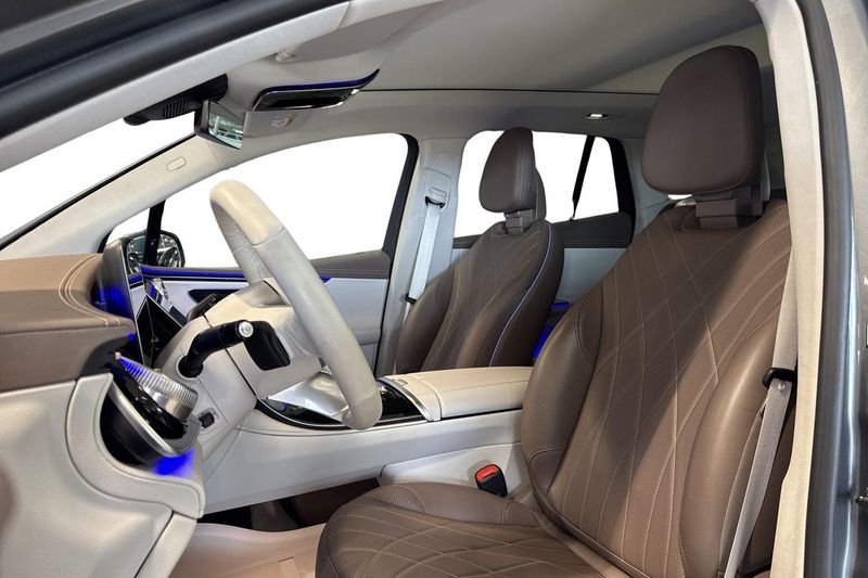 Mercedes EQE43 SUV bild 9