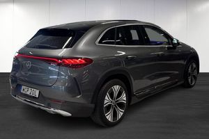 Mercedes EQE43 SUV bild 4