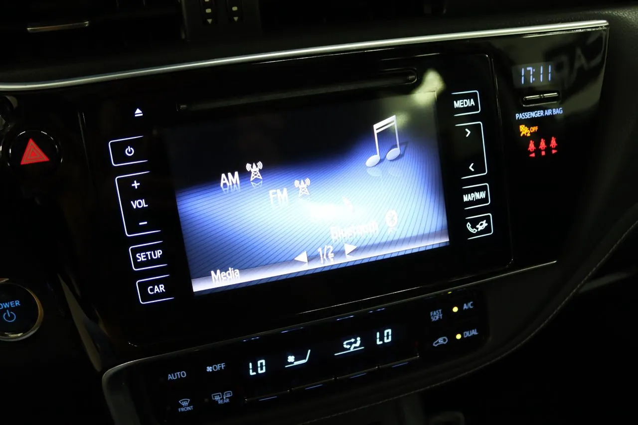 Vehicle image 18